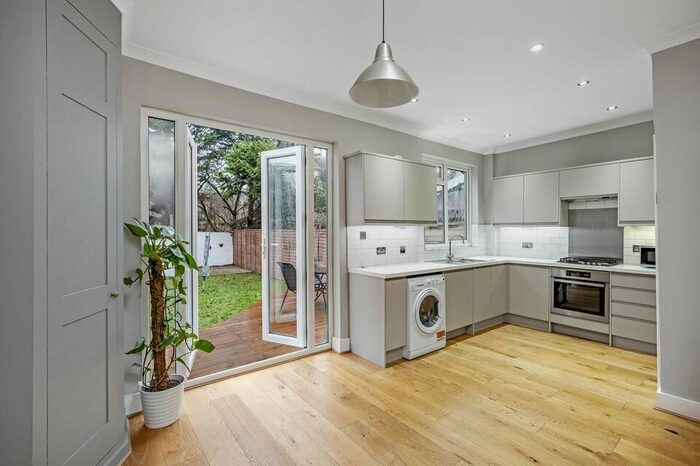 3 Bedroom End Of Terrace House To Rent In Seely Road, London, SW17
