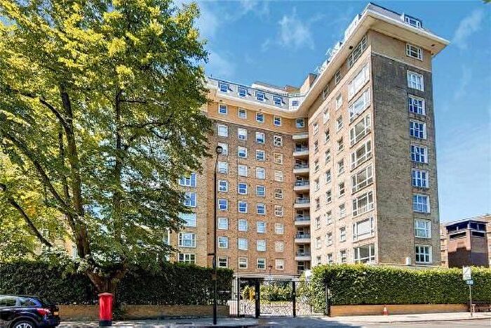 3 Bedroom Flat To Rent In St. Johns Wood Park, London, NW8