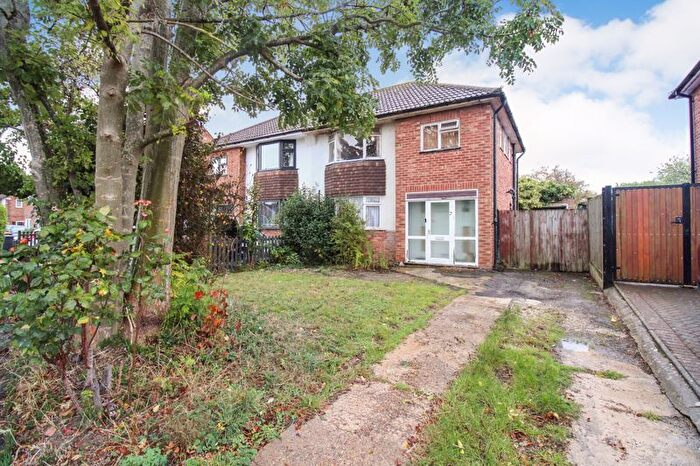 3 Bedroom Semi Detached House For Sale In Aspen Avenue, Bedford, MK41