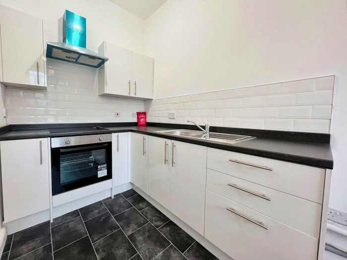 2 Bedroom Flat To Rent In The Crescent, Bridlington, YO15