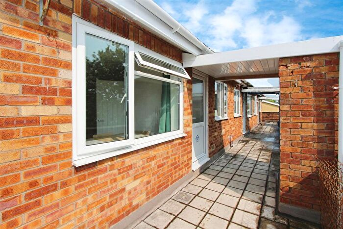 2 Bedroom Flat To Rent In Chandag Road, Keynsham, BS31