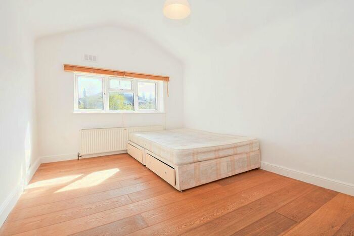 Studio To Rent In Claremont Road, London, NW2