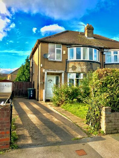 3 Bedroom Semi-Detached House To Rent In Carr Manor Road, Moortown, Leeds, LS17