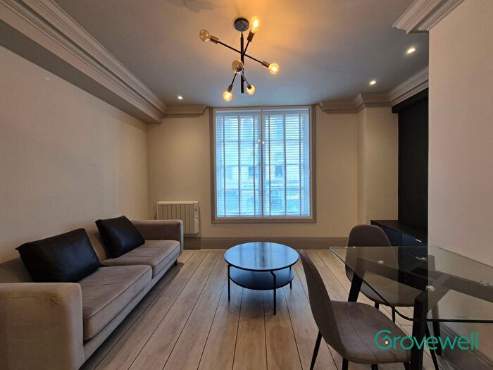 2 Bedroom Flat To Rent In Cross Street, Manchester, M2