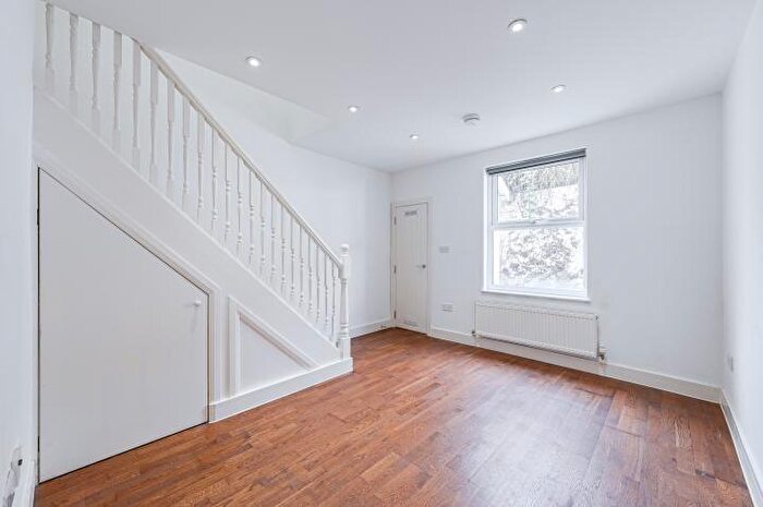 1 Bedroom Flat For Sale In Brownhill Road, London, SE6