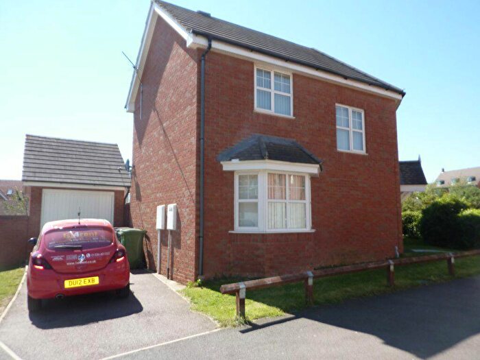 3 Bedroom Semi-Detached House To Rent In Lavender Close, Corby, NN18