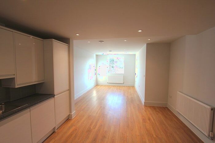 1 Bedroom Flat To Rent In High Road Leytonstone, London, E11