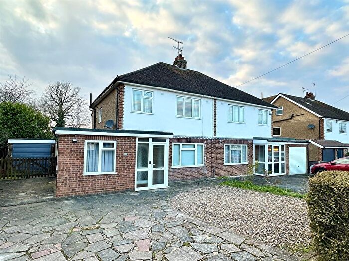 3 Bedroom Semi-Detached House To Rent In Peplins Way, Brookmans Park, Hatfield, AL9