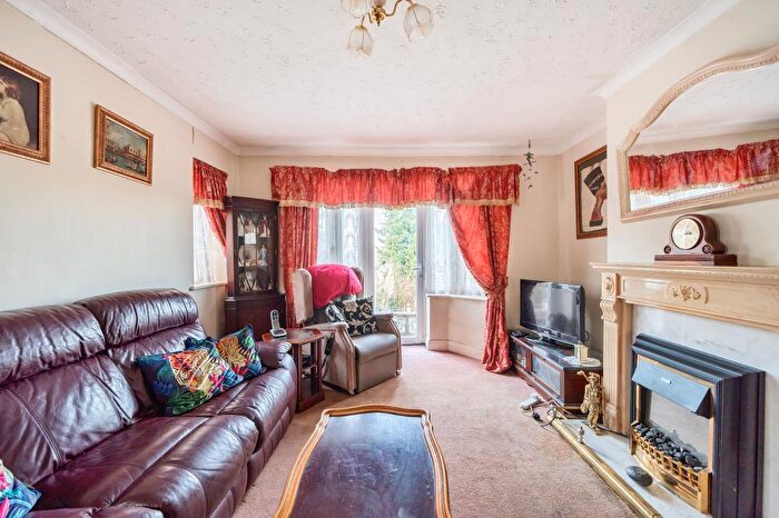 2 Bedroom Detached Bungalow For Sale In High Wycombe, Keep Hill, Buckinghamshire, HP11