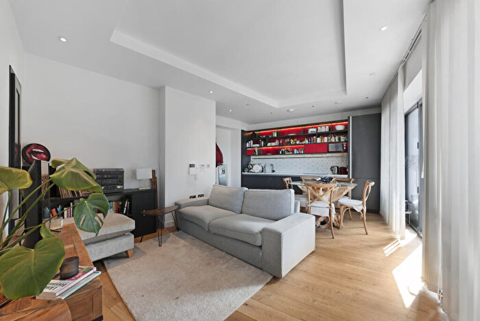 1 Bedroom Flat For Sale In Meade House, Canary Wharf, E14