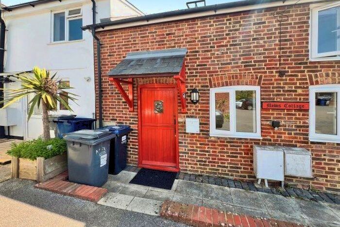 1 Bedroom Barn Conversion To Rent In Bishops Road, Farnham, GU9