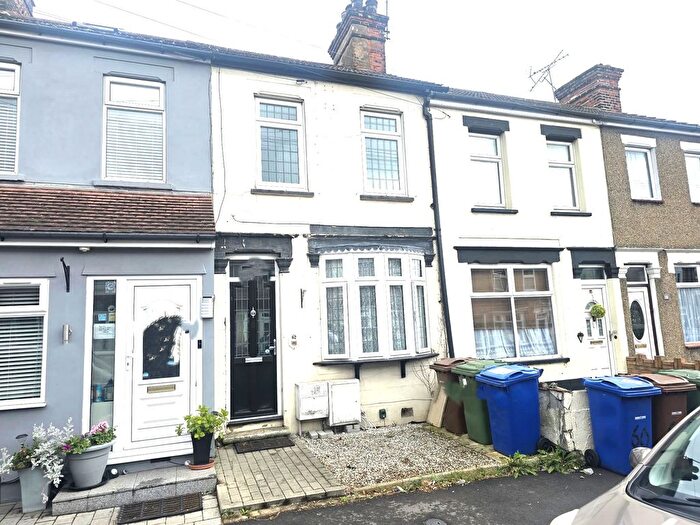 2 Bedroom Terraced House To Rent In Castle Road, Grays, Essex, RM17