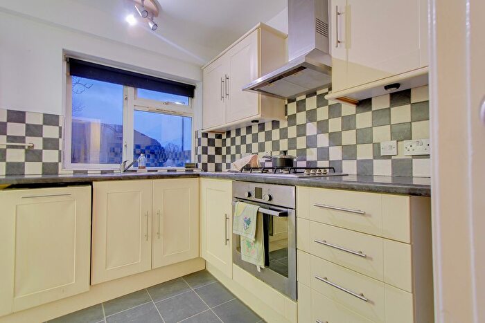 2 Bedroom Flat To Rent In Rectory Lane, Wallington, SM6