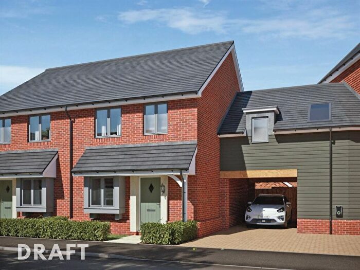 4 Bedroom Terraced House For Sale In Brockhills Lane, New Milton, BH25