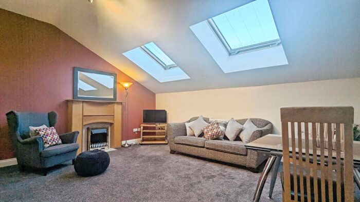 2 Bedroom Flat To Rent In Stamford Road, Mossley, Mossley, OL5