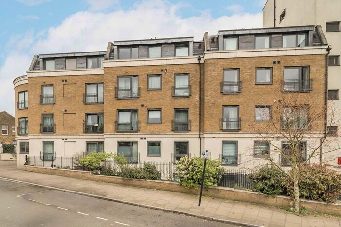 2 Bedroom Flat To Rent In Uxbridge Road, London, W13