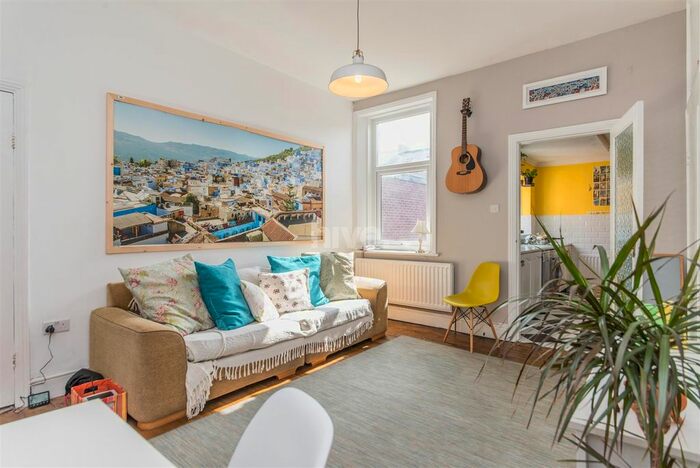 2 Bedroom Flat To Rent In Stratford Grove West, Heaton, Newcastle Upon Tyne NE6