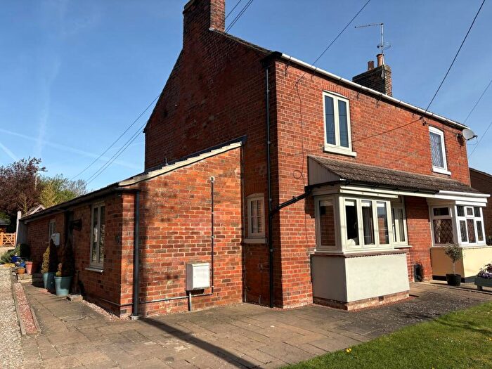 2 Bedroom Cottage For Sale In East Lane, Morton, Bourne, PE10