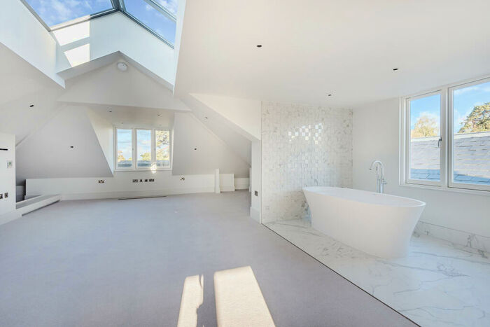 2 Bedroom Apartment To Rent In Westerham Road, Keston, BR2