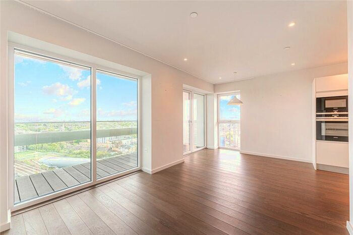 2 Bedroom Flat To Rent In York Way, Holloway, N7