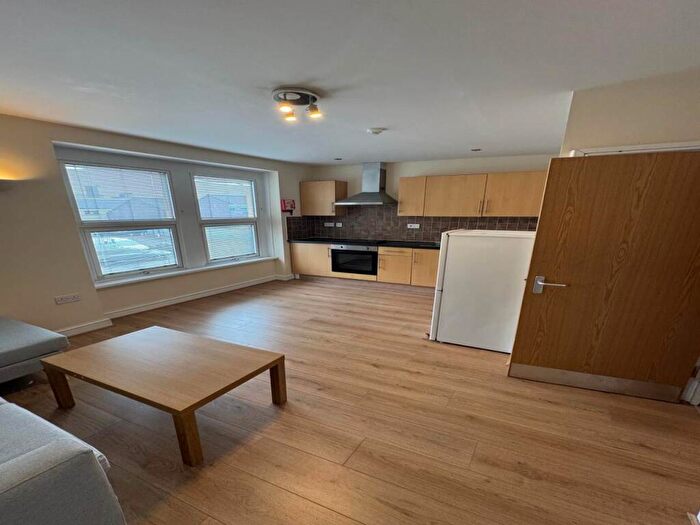3 Bedroom Flat To Rent In Penarth Road, Grangetown, Cardiff, CF10