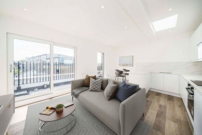 1 Bedroom Flat For Sale In High Street, Brentford, TW8