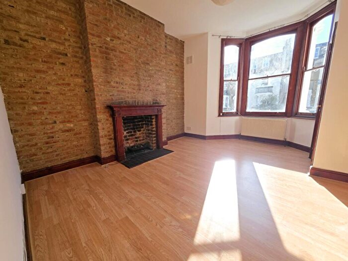 2 Bedroom Flat To Rent In Dalmeny Road, Tufnell Park, N7