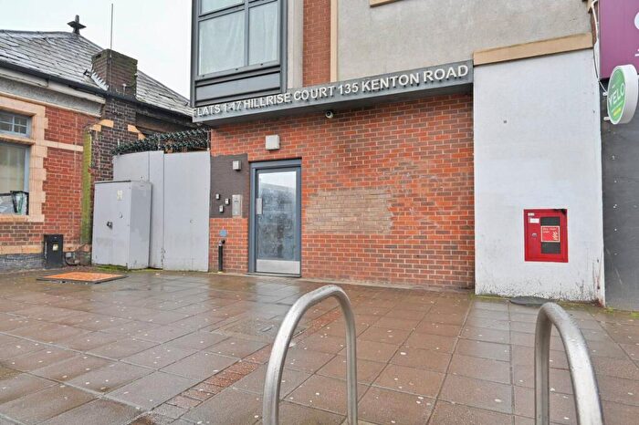 2 Bedroom Flat To Rent In Kenton Lane, Harrow, HA3