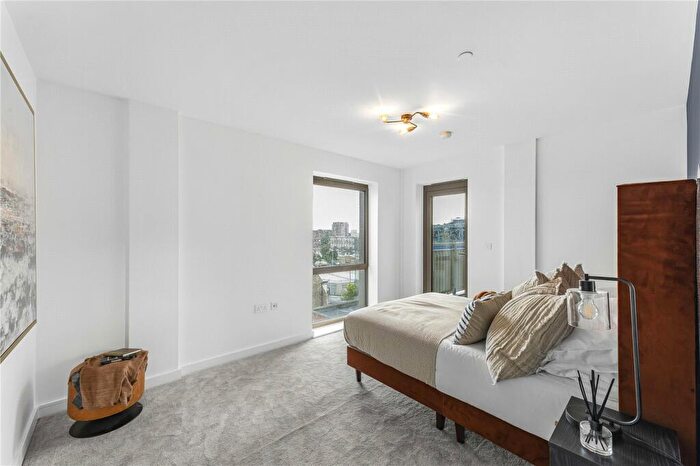 1 Bedroom Apartment For Sale In Limehouse Lofts, Caroline Street, London, E1