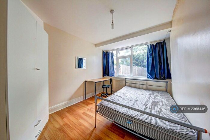 4 Bedroom Terraced House To Rent In Oaklea Passage, Kingston Upon Thames, KT1