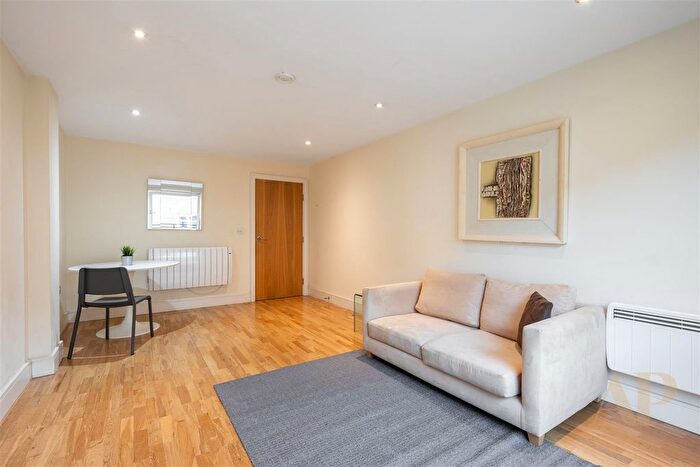 2 Bedroom Flat To Rent In Cheshire Street, Shoreditch, E2