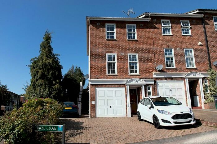 3 Bedroom Semi-Detached House To Rent In Furze Close, Redhill, RH1
