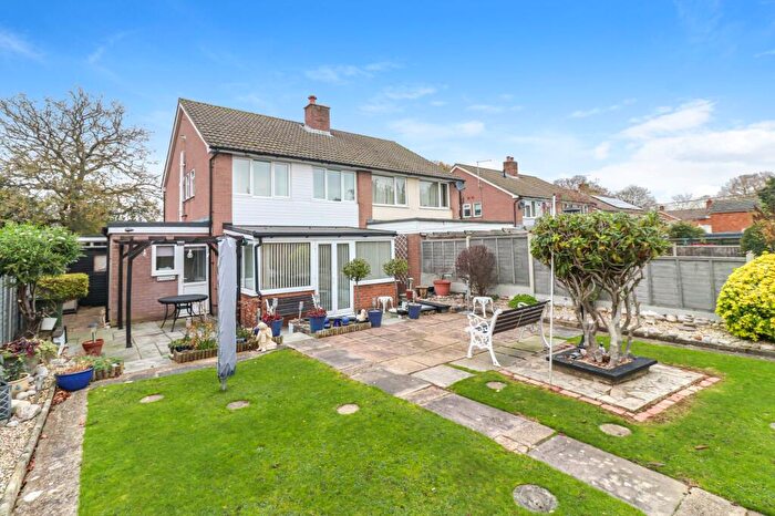 3 Bedroom Semi-Detached House For Sale In Ullswater Road, Hemel Hempstead, HP3