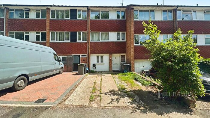 2 Bedroom Flat To Rent In Falconers Road, Luton, LU2