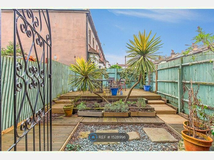 1 Bedroom Flat To Rent In St John's Road, London, SE20