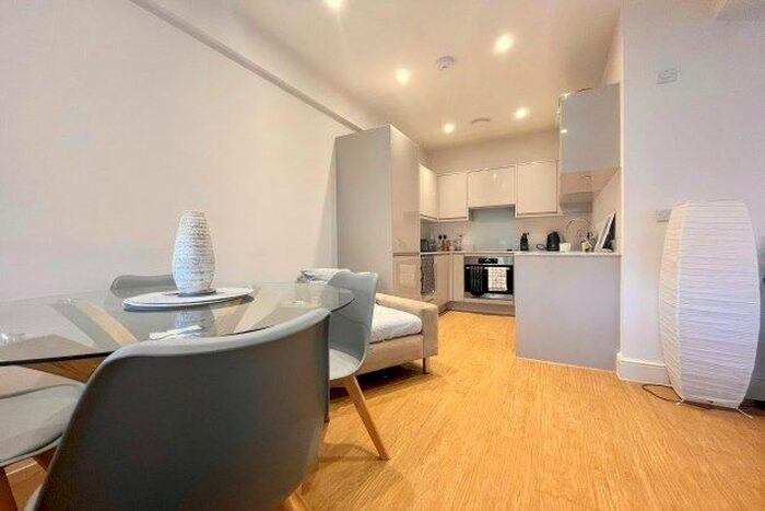 1 Bedroom Flat To Rent In Crest View Drive, Orpington, BR5