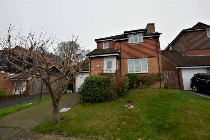 3 Bedroom Detached House To Rent In Hoover Close, St. Leonards-On-Sea, TN37