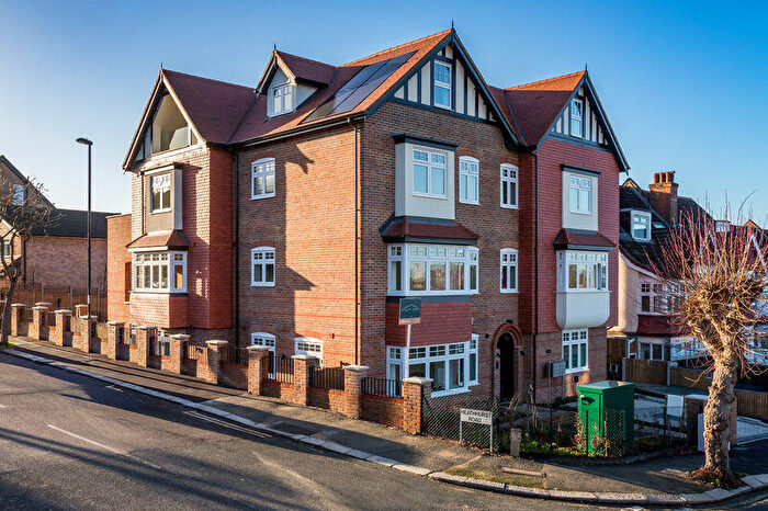 2 Bedroom Flat For Sale In Brambledown Road, South Croydon, CR2