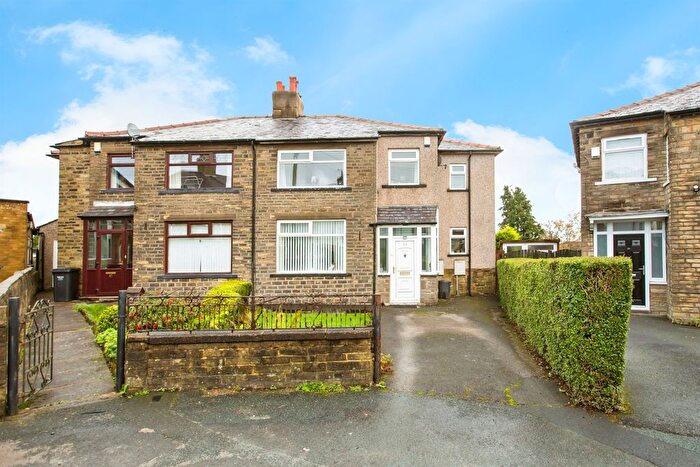 4 Bedroom Semi Detached House For Sale In Golf Avenue, Halifax, HX2