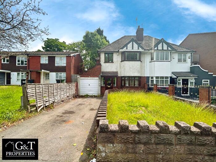 3 Bedroom Semi-Detached House To Rent In Stourbridge Road, Brierley Hill, DY5