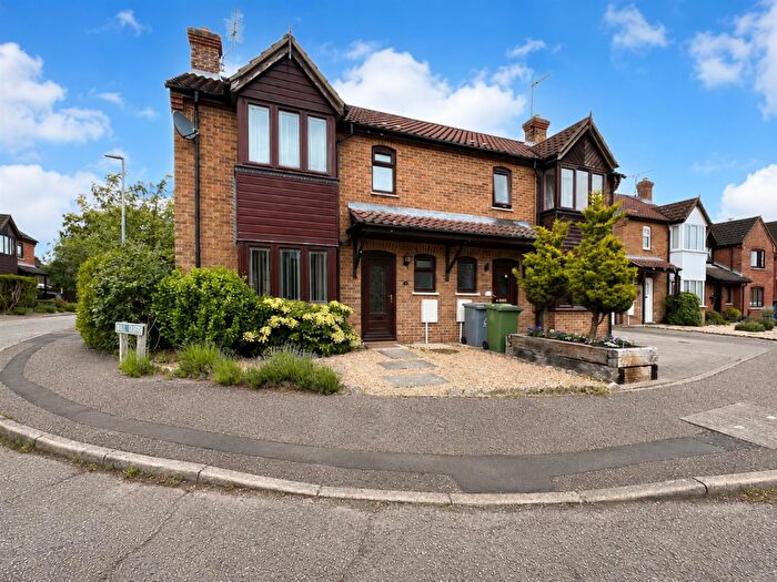 3 Bedroom Semi Detached House To Rent In Cameron Green, Taverham, Norwich, NR8