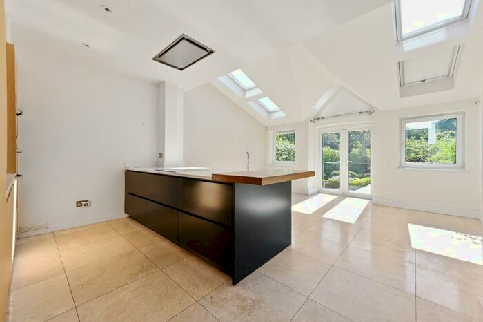 4 Bedroom Terraced House To Rent In Estella Avenue, New Malden, KT3