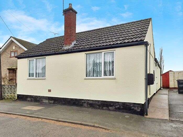 2 Bedroom Detached Bungalow For Sale In Middle Street, Corringham, Gainsborough, DN21