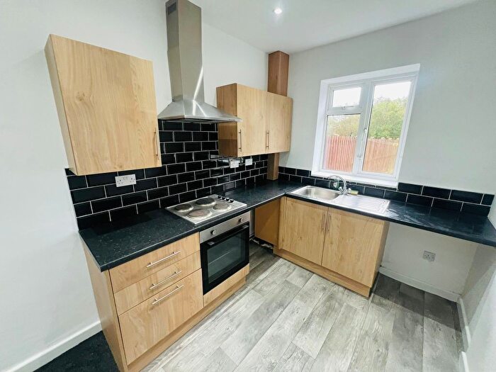 2 Bedroom Property To Rent In Ashville Grove, Halifax, HX2