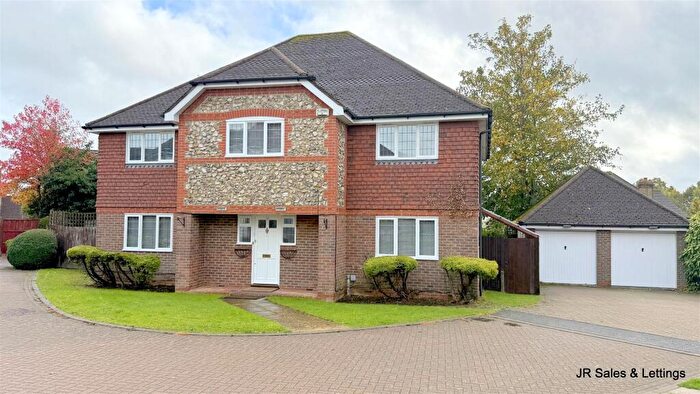 5 Bedroom Detached House To Rent In Richardson Crescent, West Cheshunt, EN7
