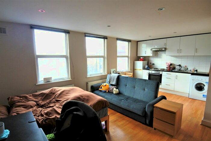 Studio To Rent In West Hendon Broadway, West Hendon NW9