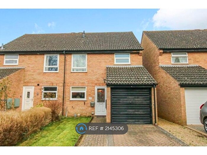 3 Bedroom Semi-Detached House To Rent In Braithwait Close, Norwich, NR5