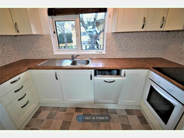 1 Bedroom Flat To Rent In Borland Road, Teddington, TW11