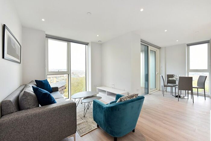 1 Bedroom Flat To Rent In Skylark Point, Newnton Close, Woodberry Down, London, N4