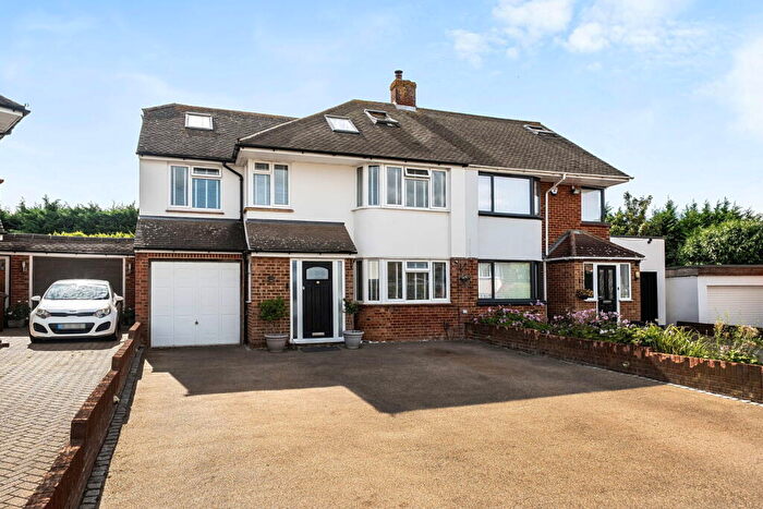 5 Bedroom Semi Detached House For Sale In A Transformed Family Home With Serious Wow Factor - Darland, ME7